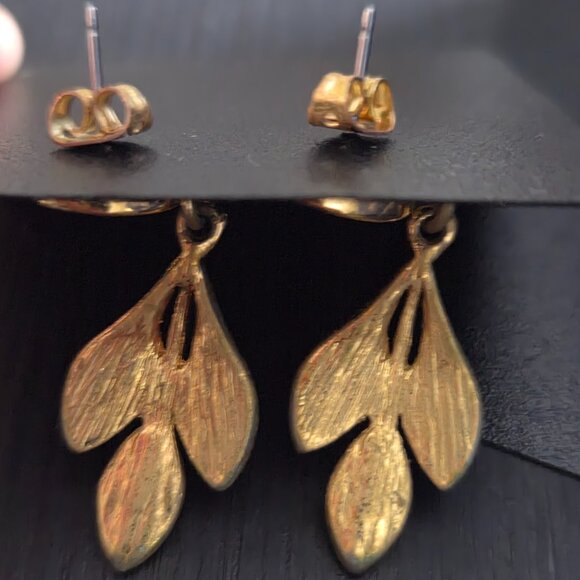 Vintage Gold Tone & Navy Enamel Dangle Earrings – 80's Retro Chic - Picture 2 of 2